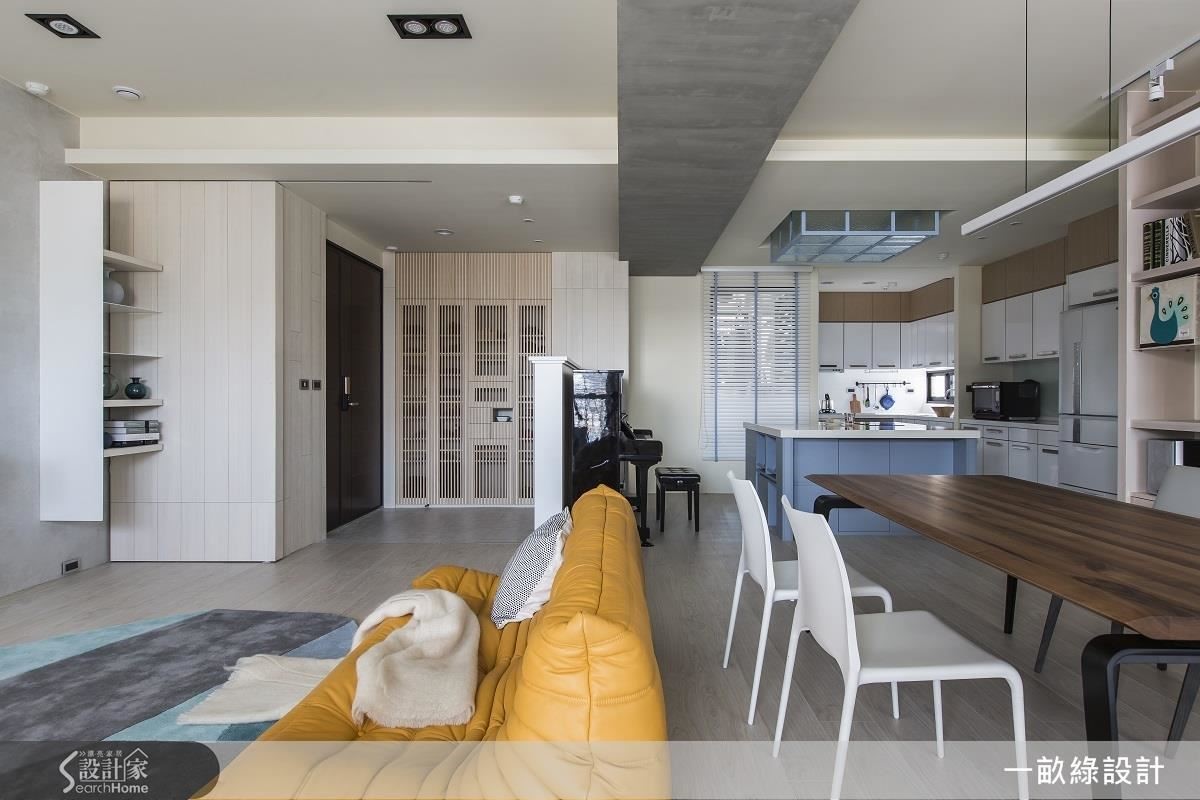 琴房採用開放式設計，讓孩子在練習彈奏樂曲時，不管身處於客廳或是閱讀區，也能沉浸在音樂的美好陶冶中。