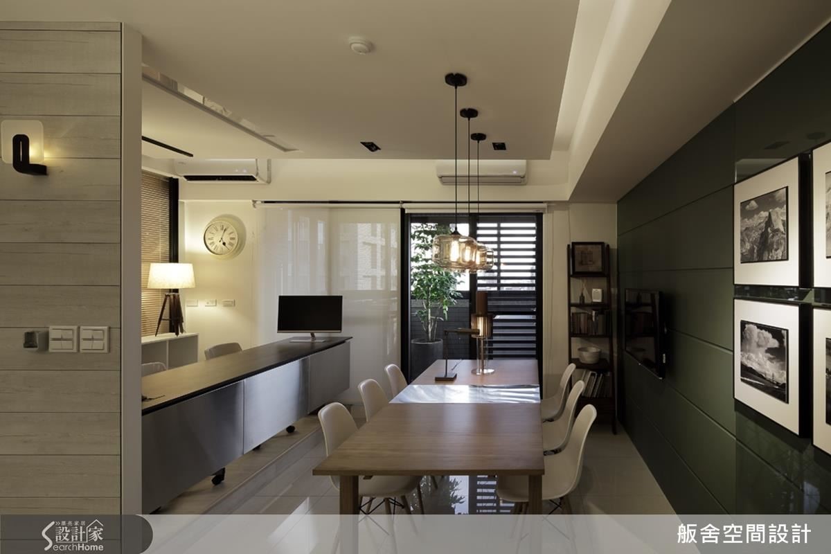 在空間中的金屬百葉，除了為空間點綴復古金屬質感，也成為室內室外、領域間開放和區隔不同氛圍的關鍵。