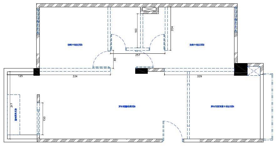 裝修前的平面圖，藍色虛線處為敲除掉的原有隔間牆。