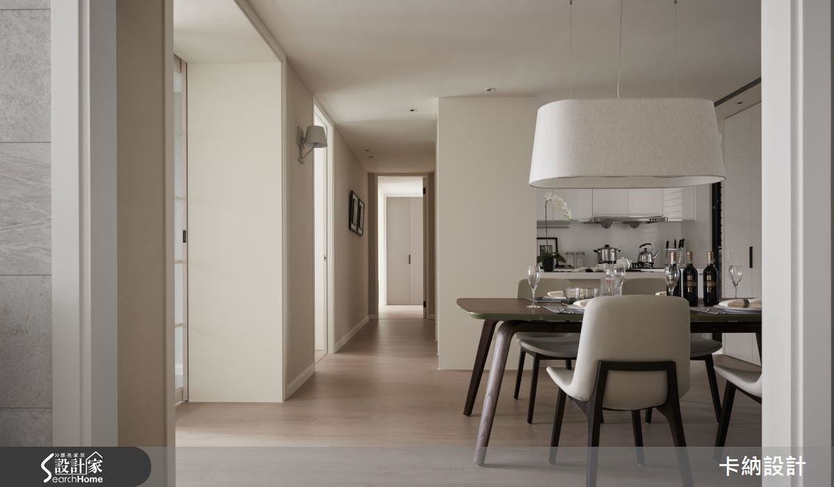 廊道遞嬗的層次之美，與餐廳廚房區緊密相連。