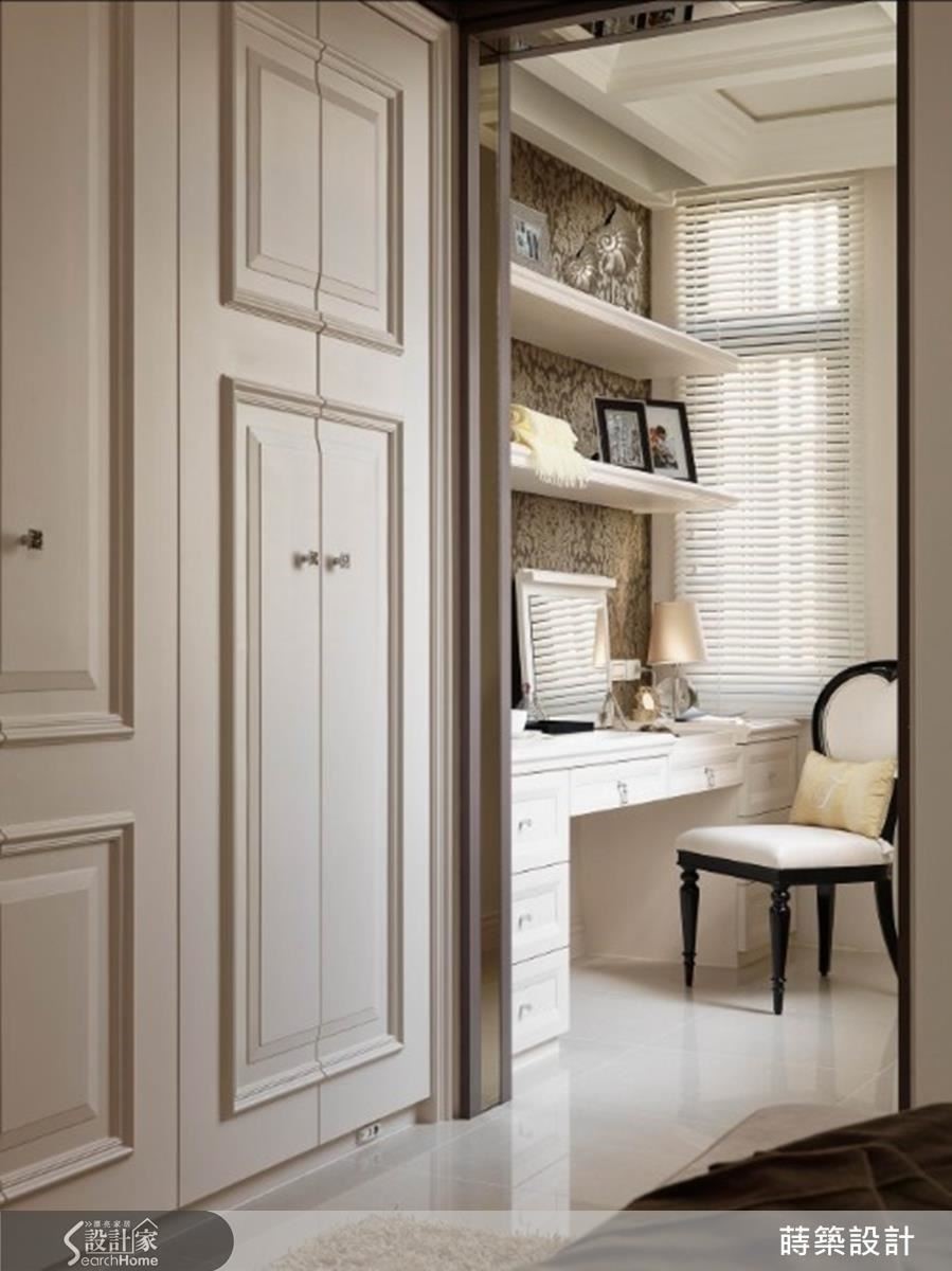 4 樓的大房間留給較成熟穩重的大女兒使用，與孝親房一樣的凸出畸零地規畫成小書房＋梳妝台。