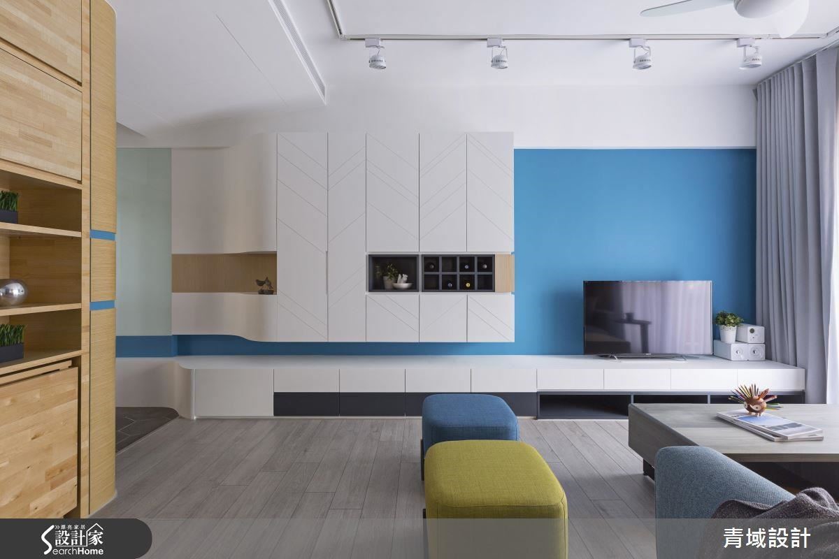 櫃體上的線條靈感是飛機航班，在航線途中經過的是讓爸爸可隨手拿取的品酒展示區。