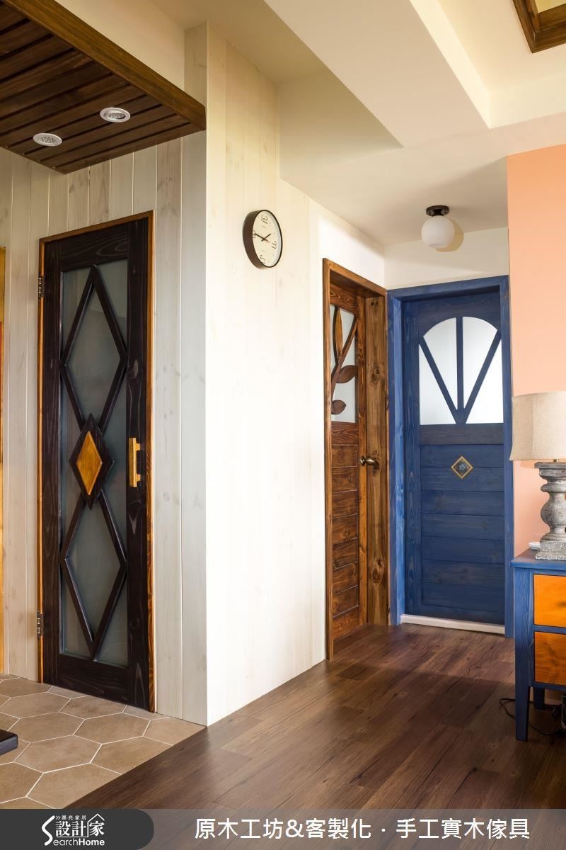 美化後的門片,保有設計感與獨特性,還跳出了空間的活潑與區隔。 美化後的門片,保有設計感與獨特性,還跳出了空間的活潑與區隔。