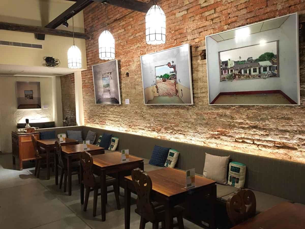 藝術家陳伯義作品於台南正興咖啡店展出(照片來源:正興咖啡店提供)