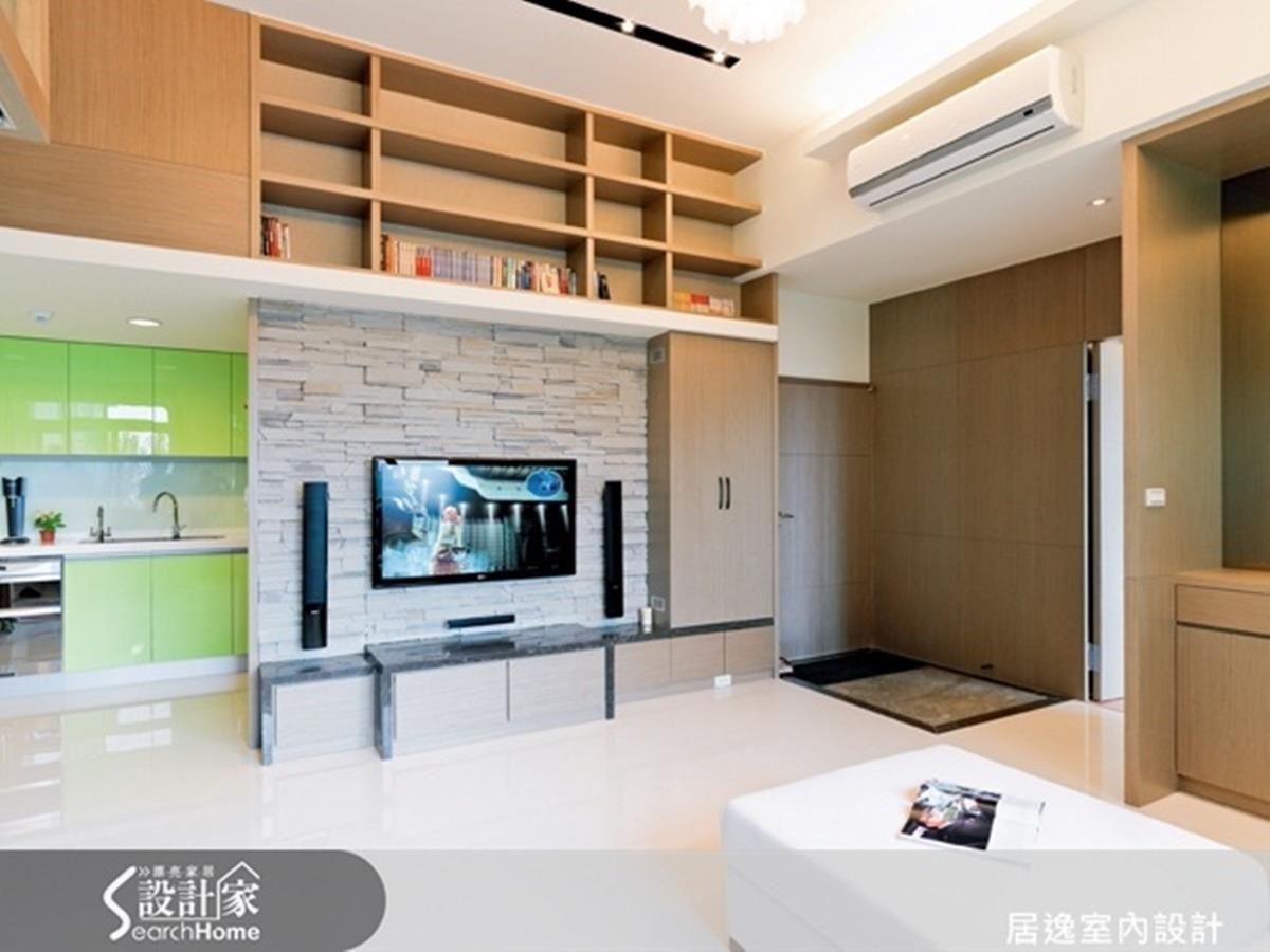 運用不同材質在天花板與地板間的跳色衝撞,型塑出的微型玄關,是小坪數設計的最佳巧思之一。 運用不同材質在天花板與地板間的跳色衝撞,型塑出的微型玄關,是小坪數設計的最佳巧思之一。