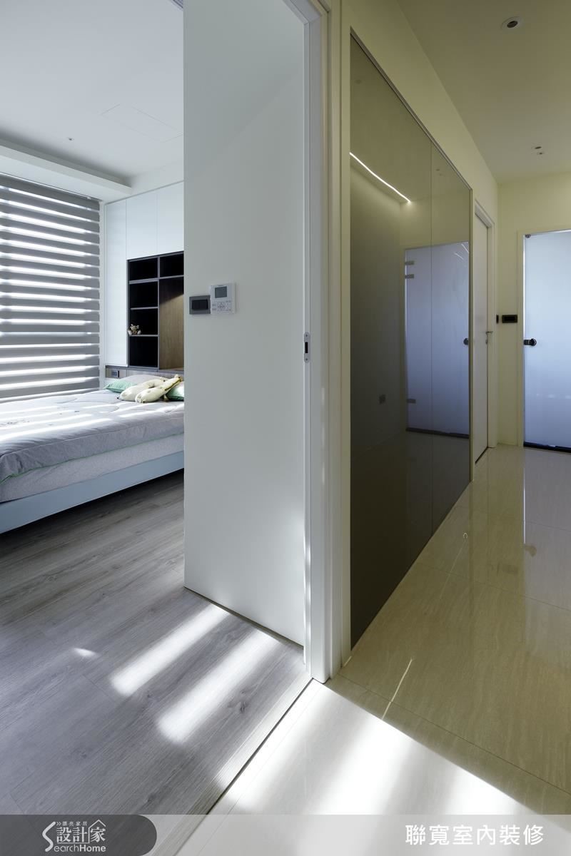 次臥與私領域走廊。