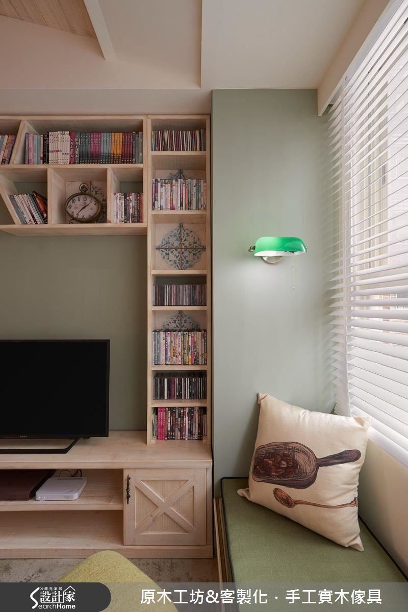 家中最大的引光處，是屋主第一個隨處可臥的小角落。