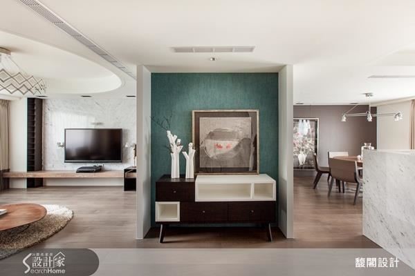 黃鈴芳設計師認為，藝術欣賞是非常個人的一件事，不同的藝術品在每個人心中都有不同解讀，因此要選擇和自身有共鳴的藝術品做為居家佈置。