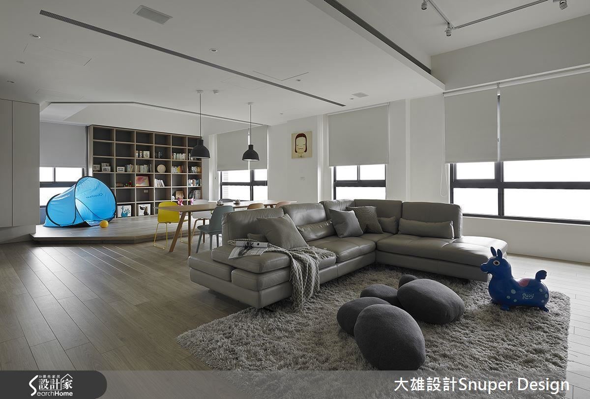 無障礙的空間讓孩子暢快遊戲，也讓父母得以兼顧關照孩子安全的用途。