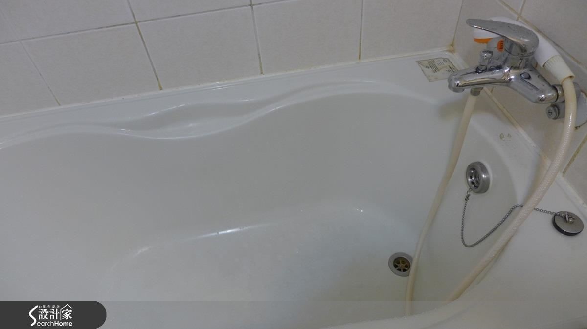浴缸清洗後應保持乾燥，避免產生水漬、鏽斑。