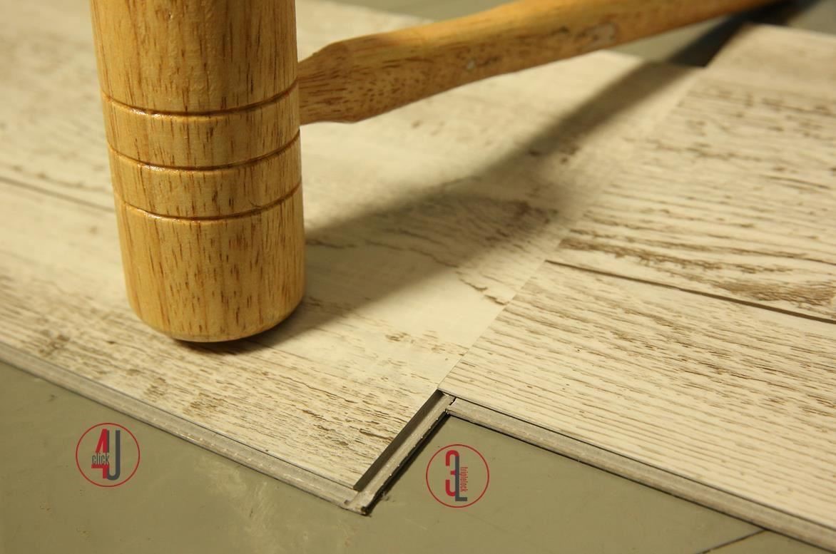 使用 Innovations4Flooring 專利扣型（長邊 Click 4U、短邊 3L triplelock），扣入長邊後，短邊可用輕敲的方式扣入。