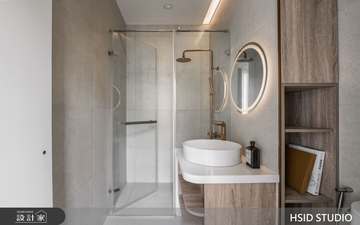 延伸客廳的色彩與線條，打造宛如飯店般靜謐優雅的寢居空間。