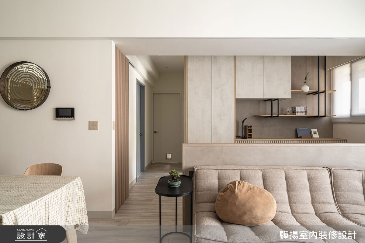 公領域特別挑選藤編吊燈,為用餐時光增添度假氣息。