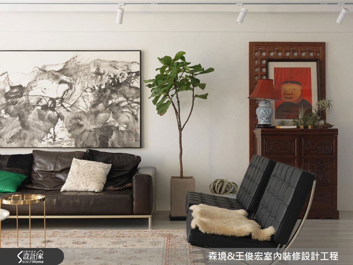 Barcelona Chair坐墊由數塊皮革方塊組成,並以鈕扣拉點(Tafting)固定,這個細節借鑒了古典馬車座墊的工藝。