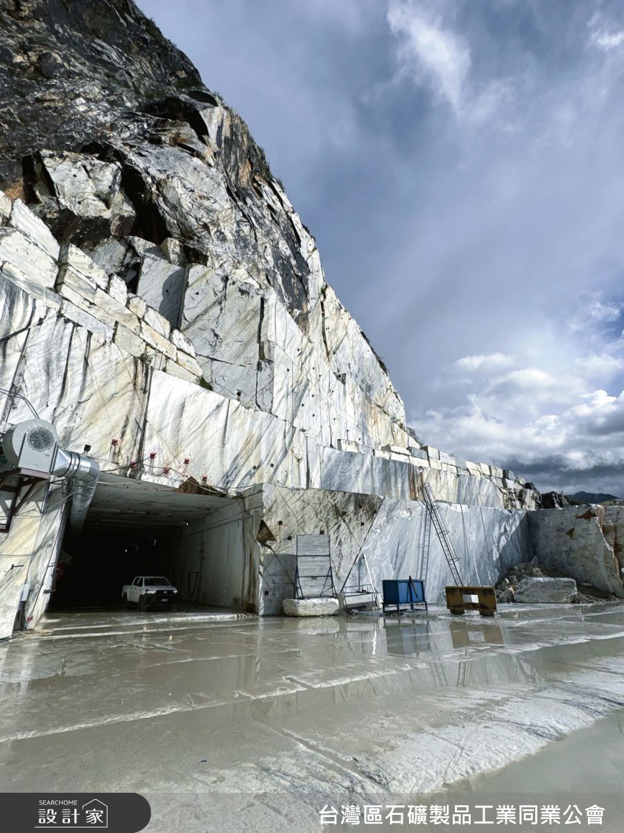 即便是同一個礦區,天然石材也不會完全一致,而是有各自的紋理表情。