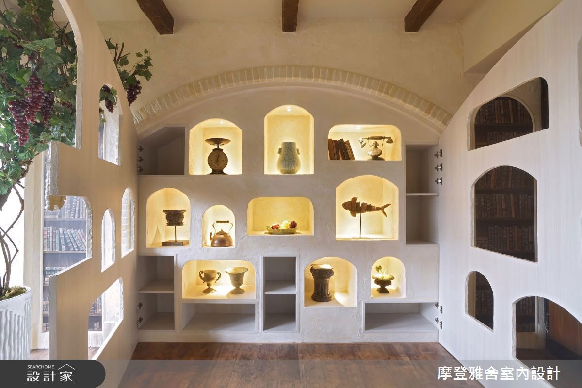 大坪數空間的兼具美型與充足空間的收納設計乘載設計師的品味與經驗，如何不著痕跡的將收納機能與居家端景結合，是讓空間價值升級的關鍵。