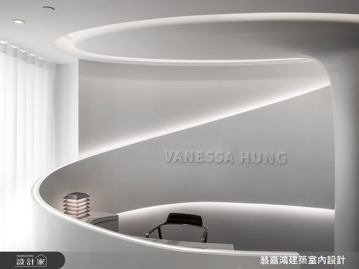 翁嘉鴻,黑白灰03