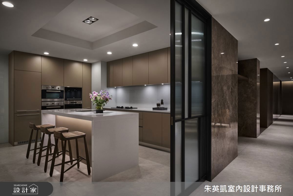 看更多豪宅餐廚設計美圖