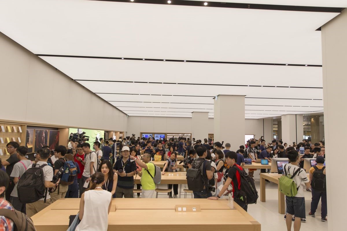 Apple台灣第一家直營店於台北101正式開幕。 Apple台灣第一家直營店於台北101正式開幕。