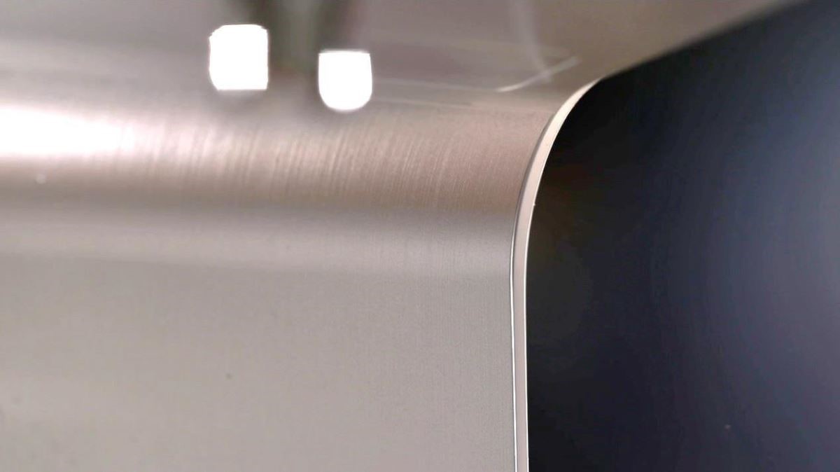 圓角切割，面寬僅有 18 CM，榮獲 iF 設計大獎。