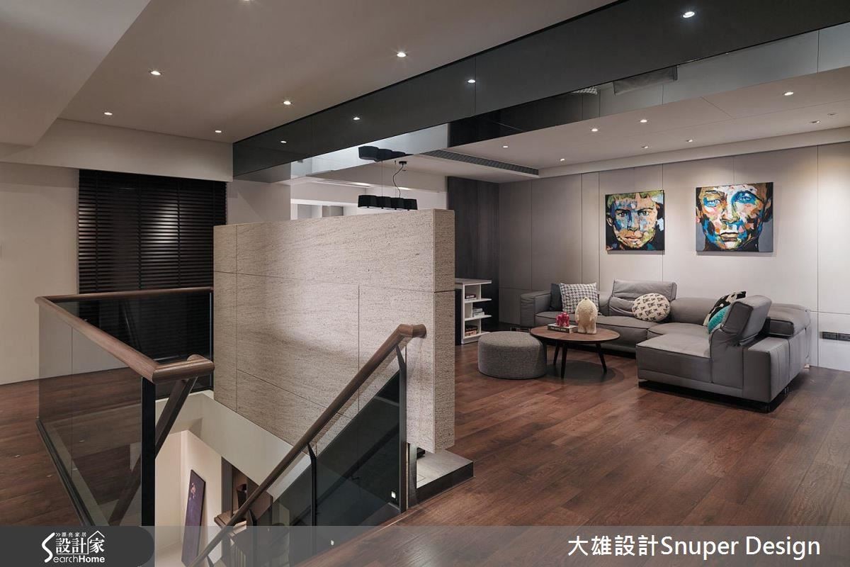 樓梯是串連垂直動線的重要存在，經過設計師修正後，讓動線更便利。