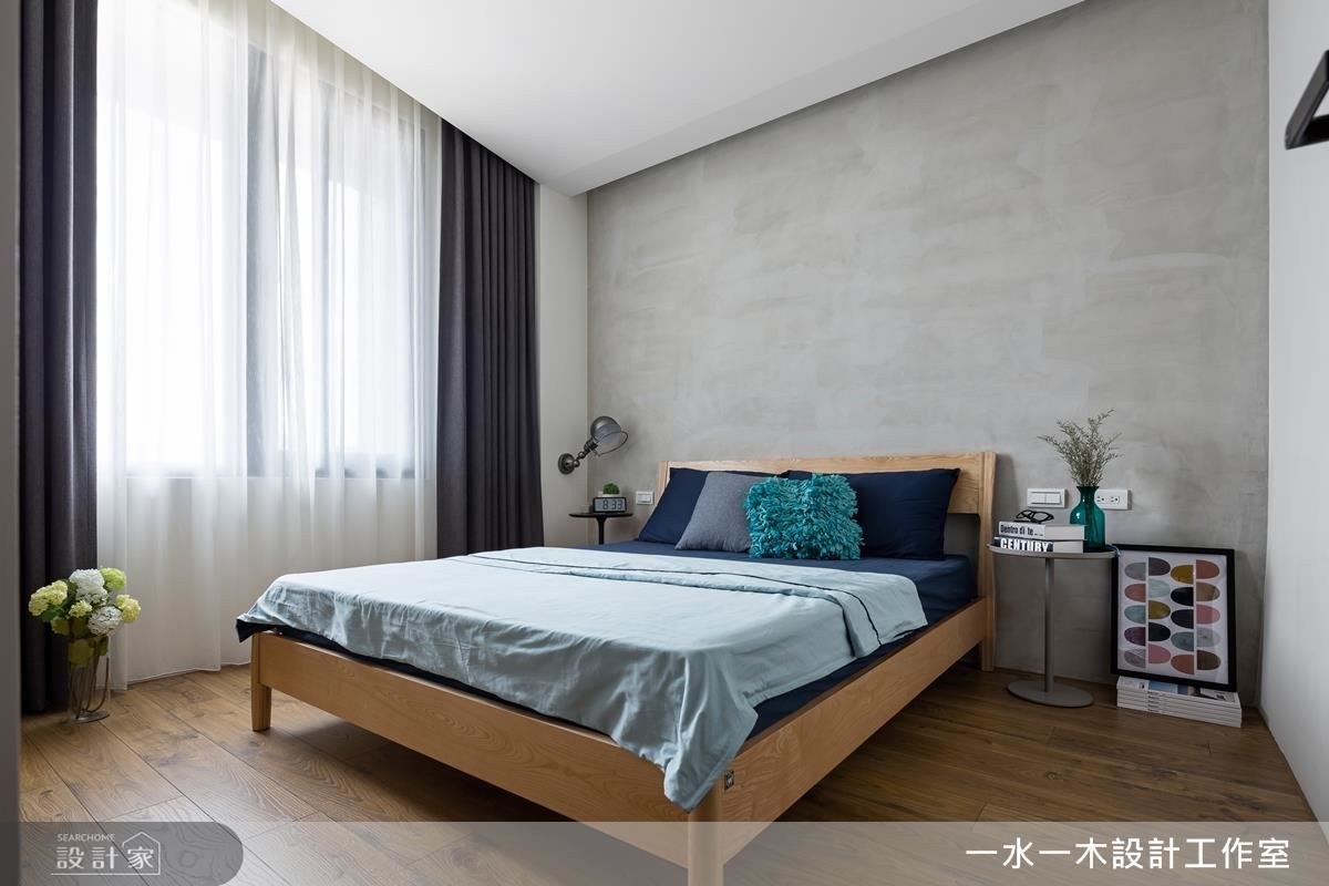 以機能性為主的臥室，減少過多硬體裝飾，給予屋主自在舒適的睡眠空間。