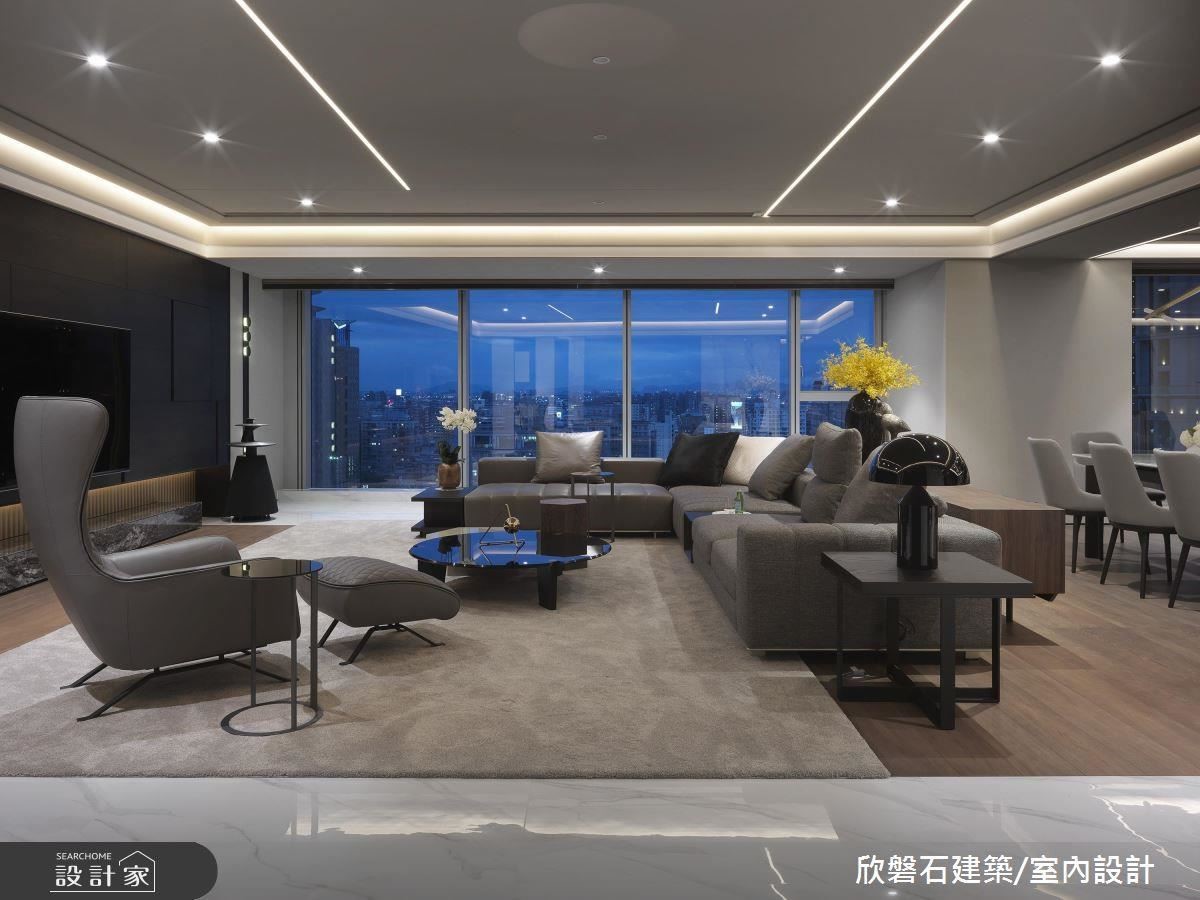 設計師運用開放式格局，將一覽無遺的窗景納入百坪豪宅視野之中。