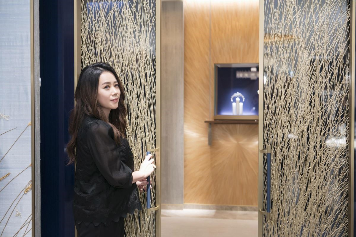 江欣宜設計師認為,唯有細節終能成就經典,Chaumet對空間細節無一不講究,藉此連結品牌的百年精神。攝影_Mark Lee 江欣宜設計師認為,唯有細節終能成就經典,Chaumet對空間細節無一不講究,藉此連結品牌的百年精神。攝影_Mark Lee