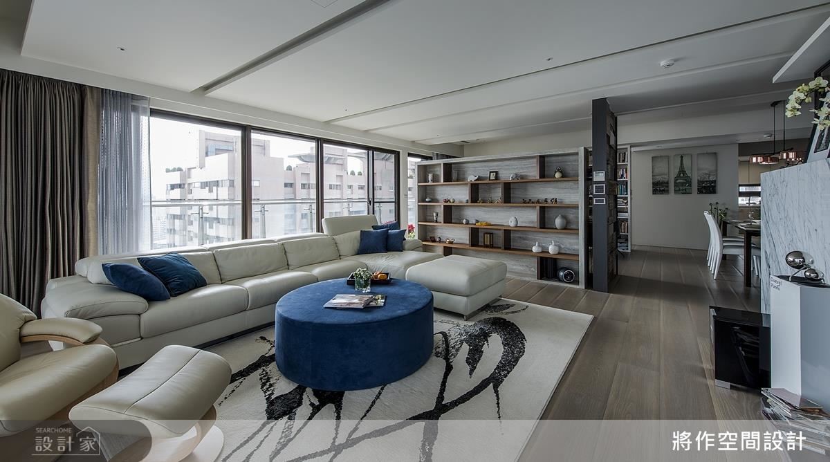 重組客廳配置，把握最佳窗景優勢。