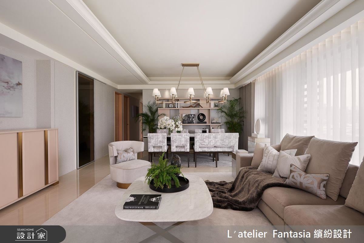 順應原始屋宅木皮門框、拋光石英磚地板，運用淡雅色系家具與軟件的搭配，發散南法空間氣質。