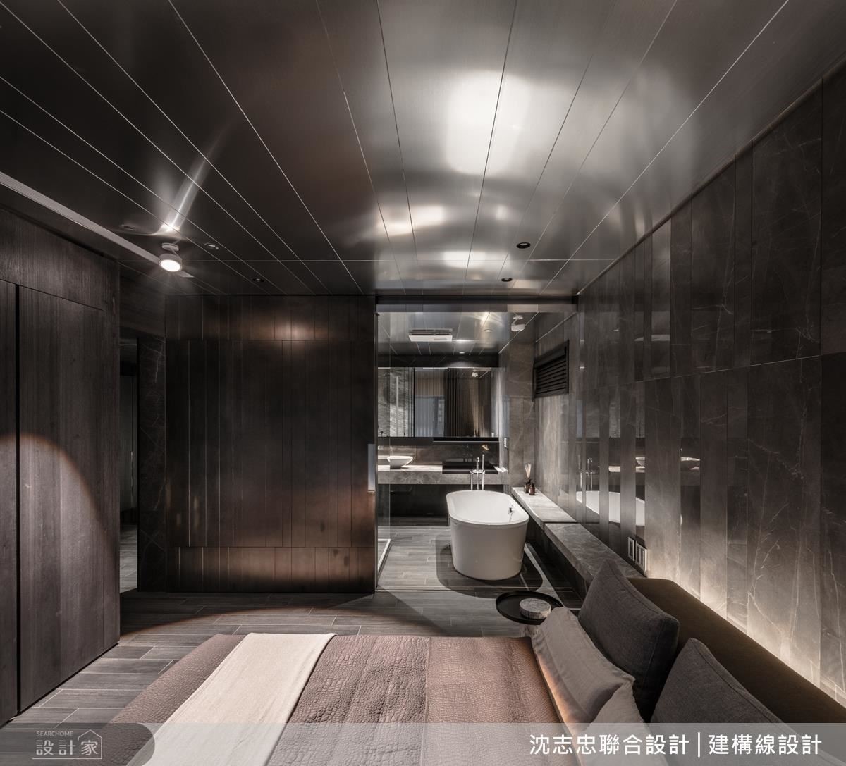 因應屋主獨自使用主臥，以全開放式的格局呈現，藉由拉門賦予空間彈性化。