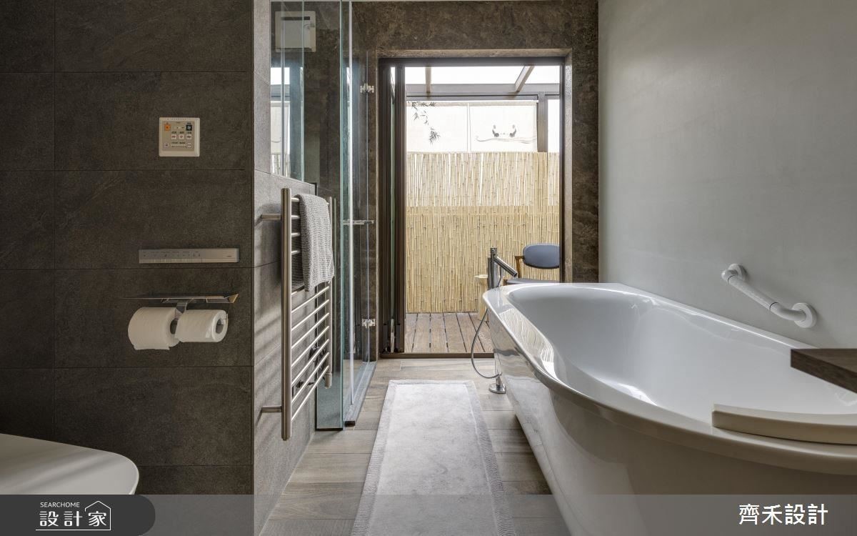 陽台外運用竹子營造日式庭園，讓屋主在盥洗的時候，彷彿置身在竹林般的愜意。