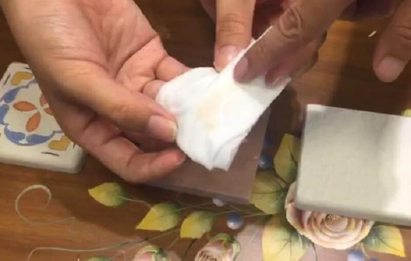 花磚部分利用特殊彩繪技術，並經過食品級無毒抗菌保證