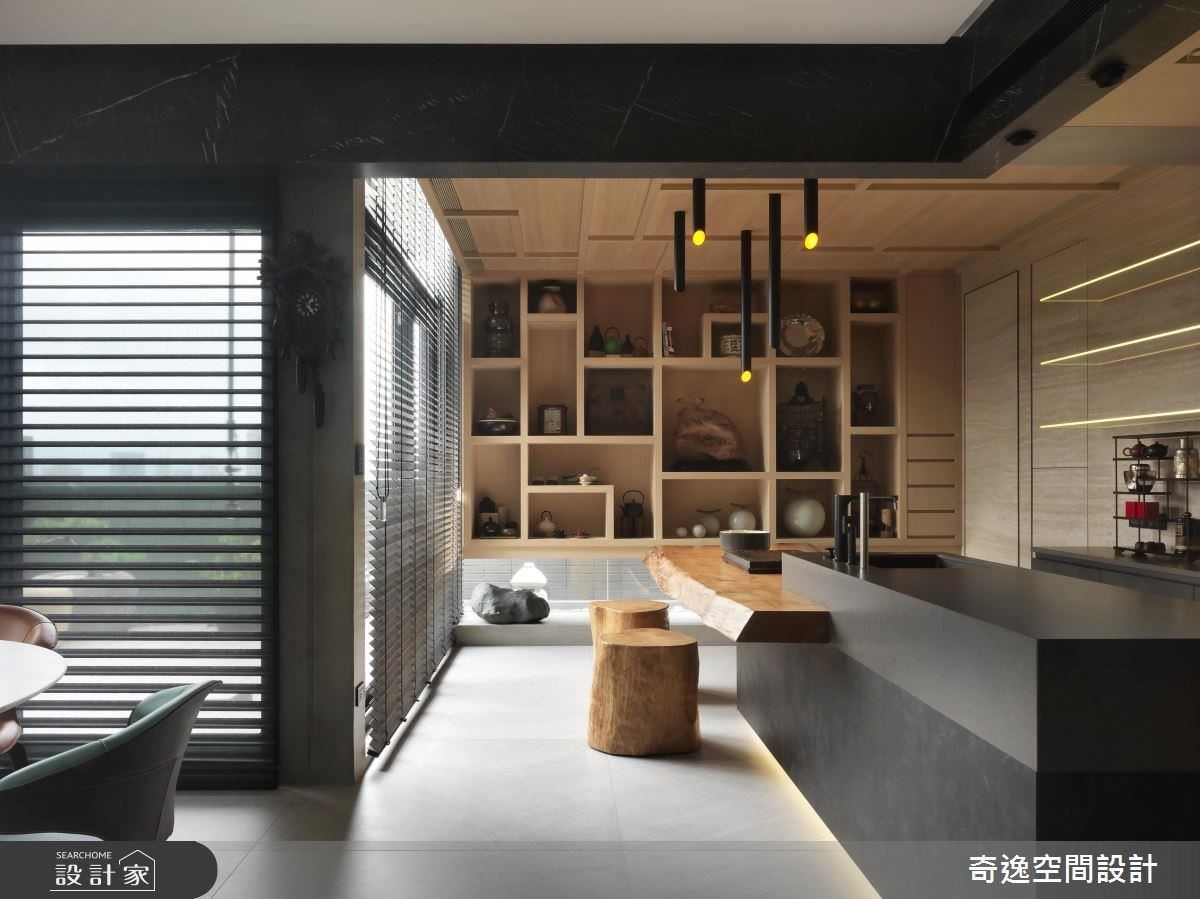 中島吧檯結合檜木材質，打造優質泡茶情境。