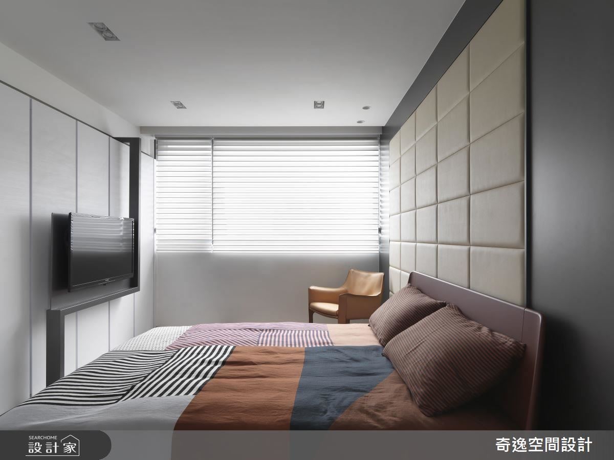 臥房利用黑白色系立面搭配繽紛色彩的寢室佈置，營造時尚年輕感。