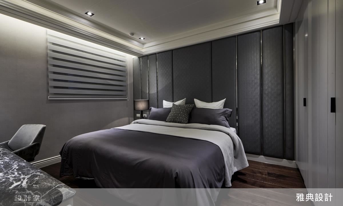 小孩房床頭背牆運用灰色繃布、金屬飾條勾勒現代俐落風情。