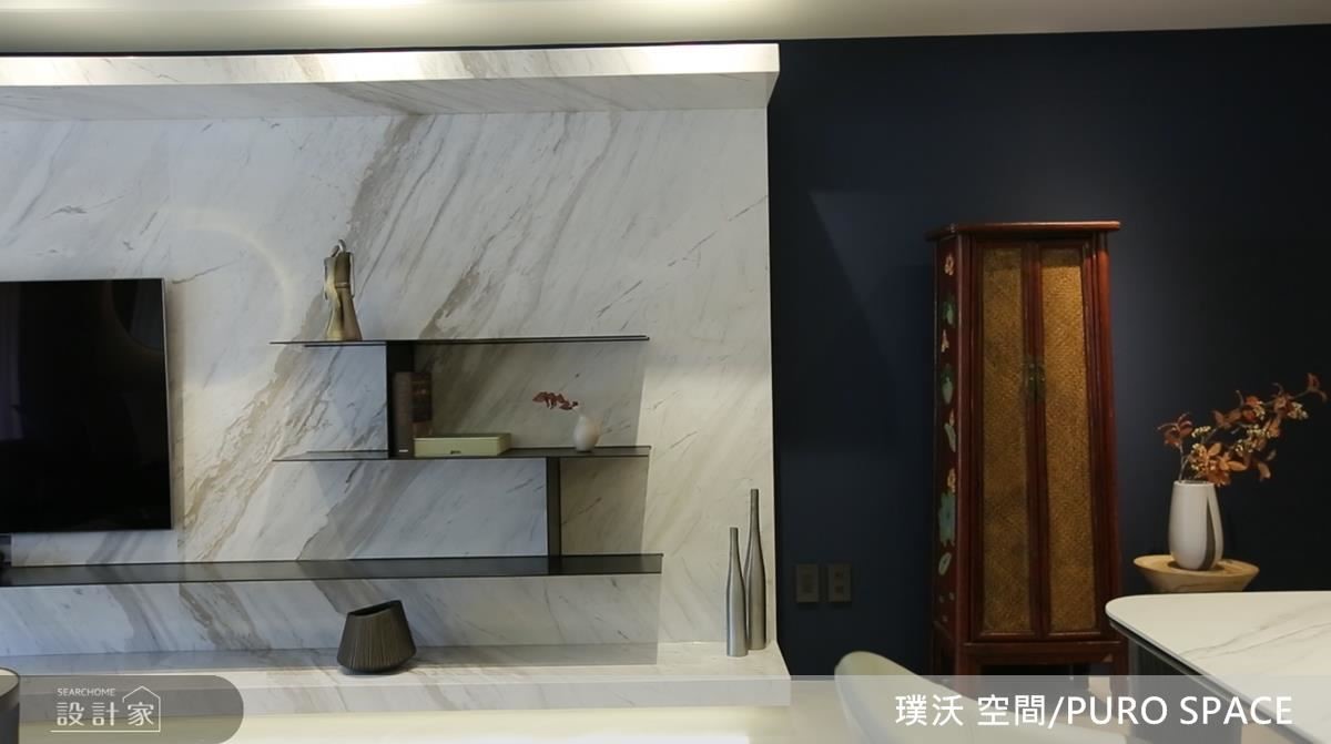 藉由兩色的交接，劃分出不同場域的界定。