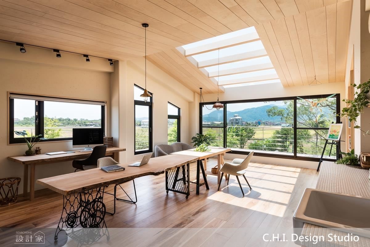 二樓書房空間以天窗設計，讓日晷的變化為空間增添光影層次。