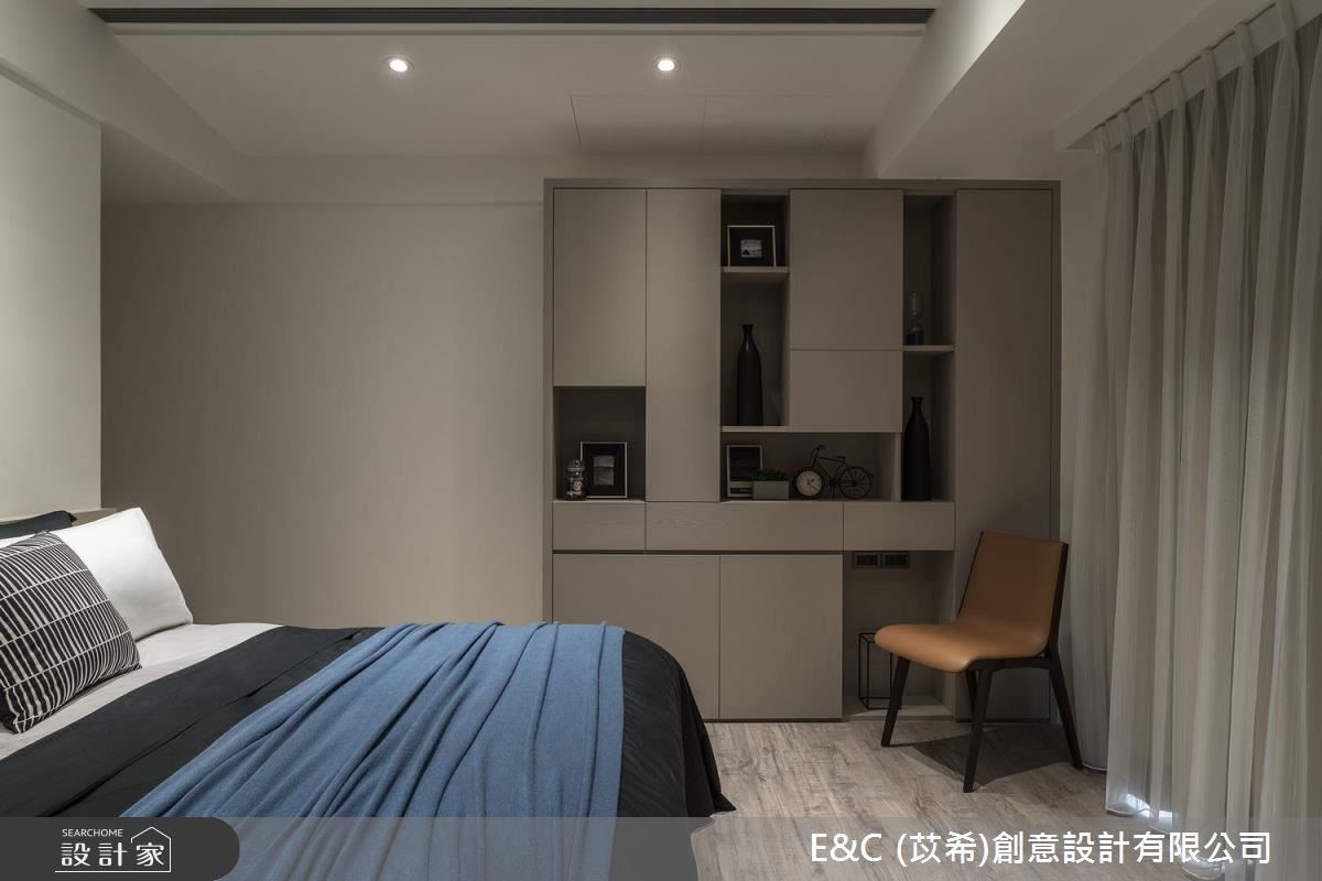 小孩房以黑、藍色調定義表情,圍塑自由而沉著的空間意象。 小孩房以黑、藍色調定義表情,圍塑自由而沉著的空間意象。