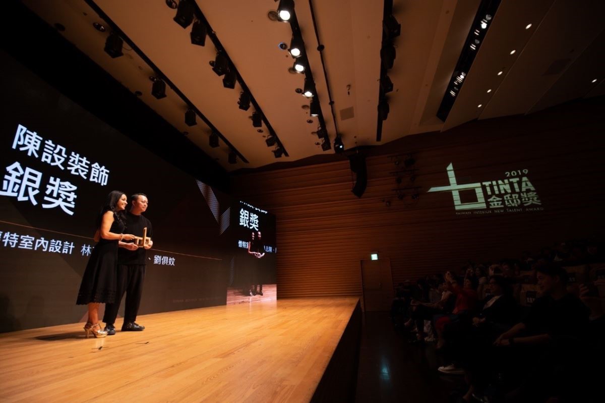 英國著名陳設大師 Jo Hamilton 不僅遠赴來台指導設計師，同時也擔任頒獎嘉賓。