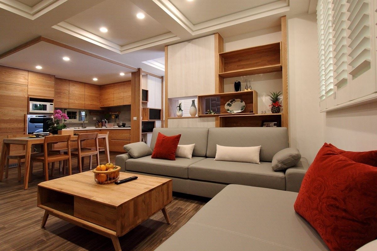 牛皮沙發能完美融入各類型居家風格的空間，圖為灰色系水咚咚沙發。