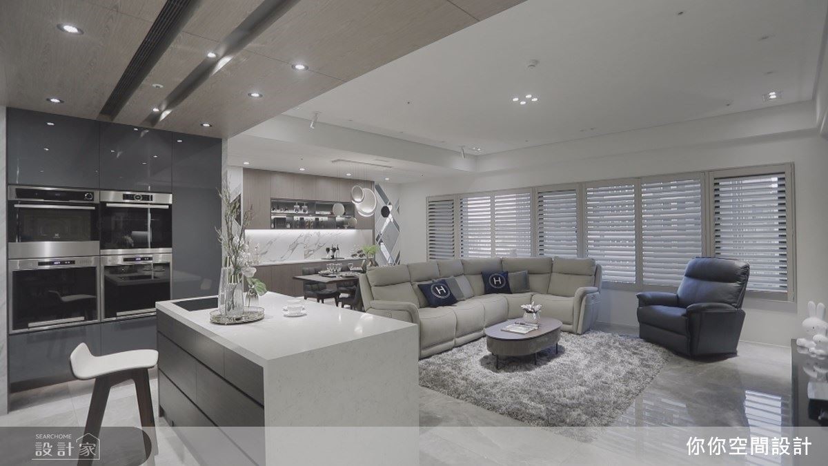 客廳、餐廳、廚房三角配置方式，創造絕佳動線更增進家庭情感交流。