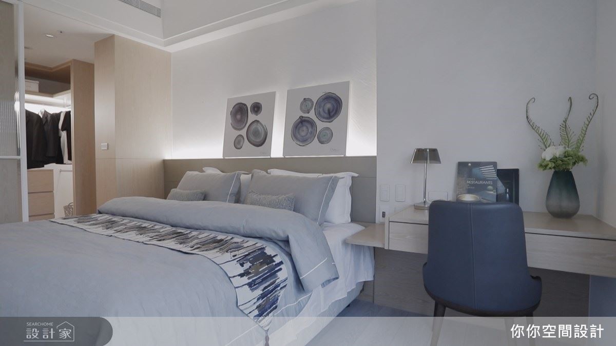 主臥壁面採琉海美粉調節室內濕度，維持臥房舒適的休憩品質。