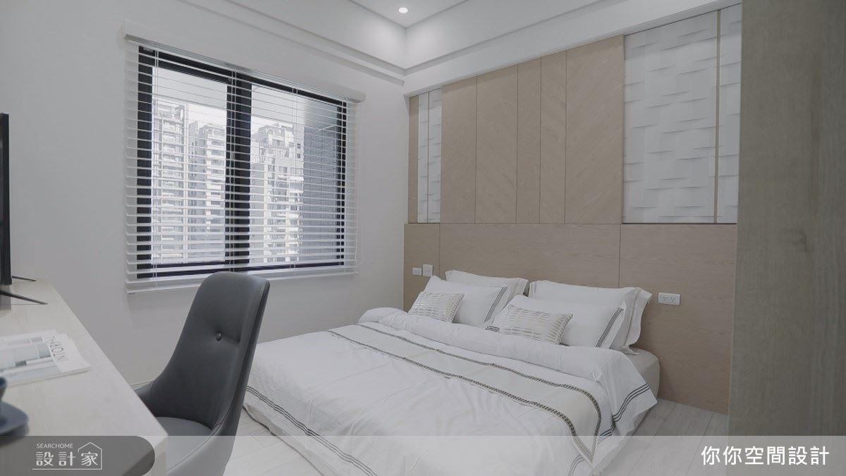 小孩房床頭牆以對開方式解決主牆窄小問題，同時保留通風流暢性。