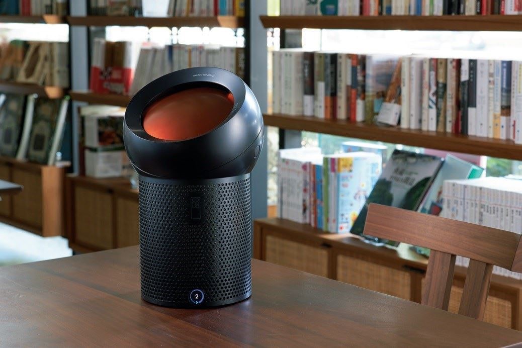 小巧輕盈的機身可隨使用者生活情境需求，擺放在最適當的位子。