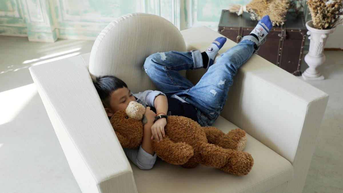 「心想事成」沙發單椅舒適材質，搭配符合人體工學椅面，賦予大人小孩都能舒適乘坐的沙發。