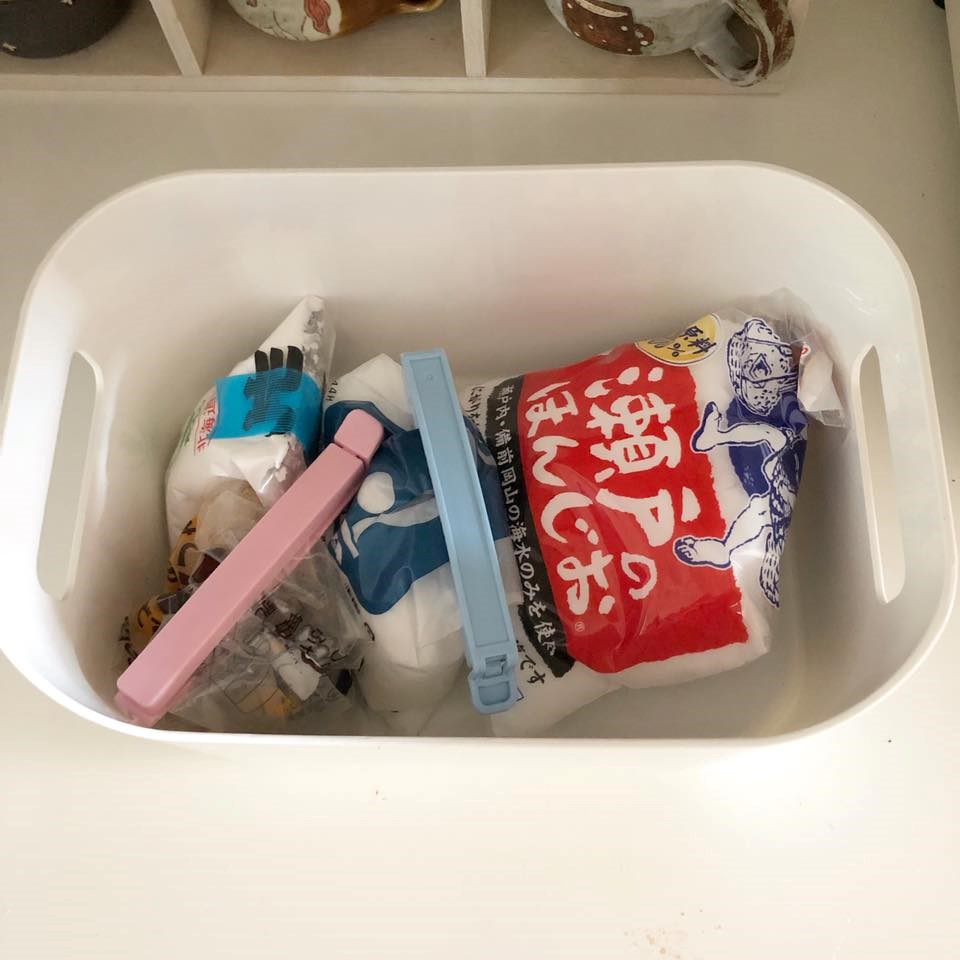 開封後補充完剩餘的調味料建議固定放在一處。 開封後補充完剩餘的調味料建議固定放在一處。