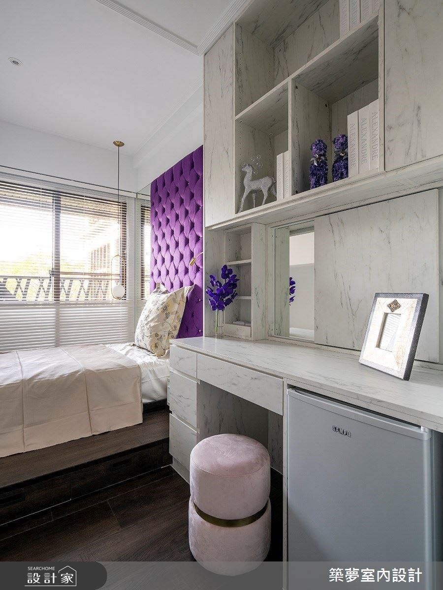女孩房以鮮明紫調潤飾孩子專屬個性，更彙整小冰箱設備便利生活姿態。