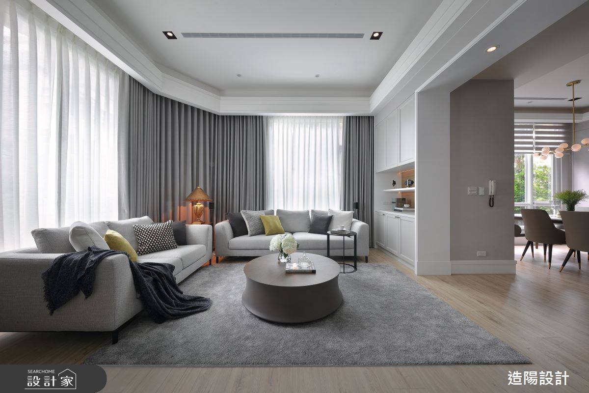 客廳保留原屋的舊檯燈,延續家人豐富回憶。 客廳保留原屋的舊檯燈,延續家人豐富回憶。