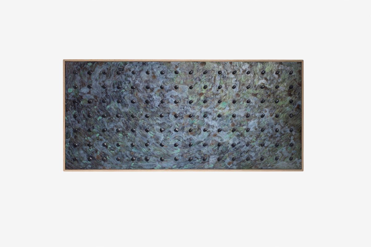 煉金術系列《林立》2019　木、壓克力漆、不鏽鋼　121 x 58 x 7 cm